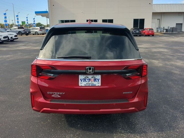 New 2026 Radiant Red Metallic II Honda Touring image 7