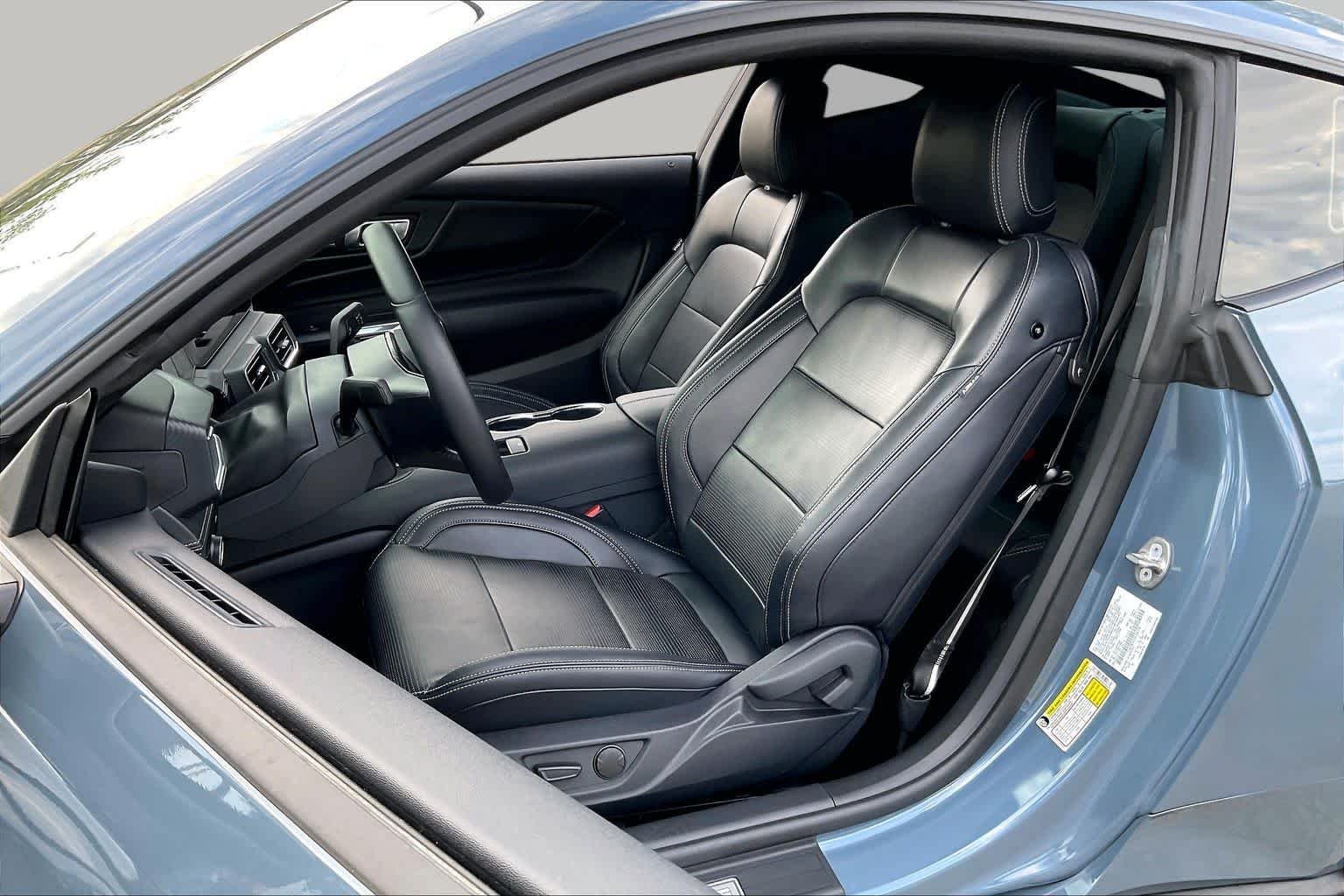 Used 2025 Vapor Blue Metallic Ford EcoBoost Premium image 8