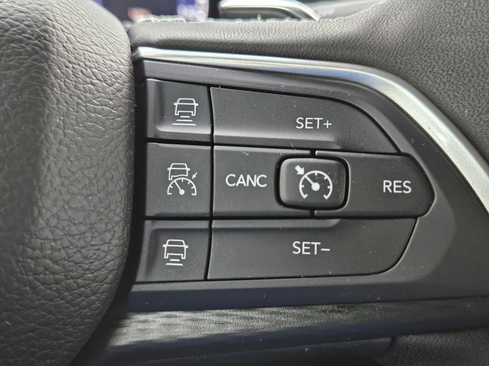 Used 2025 Silver Zynith Jeep Altitude X image 15