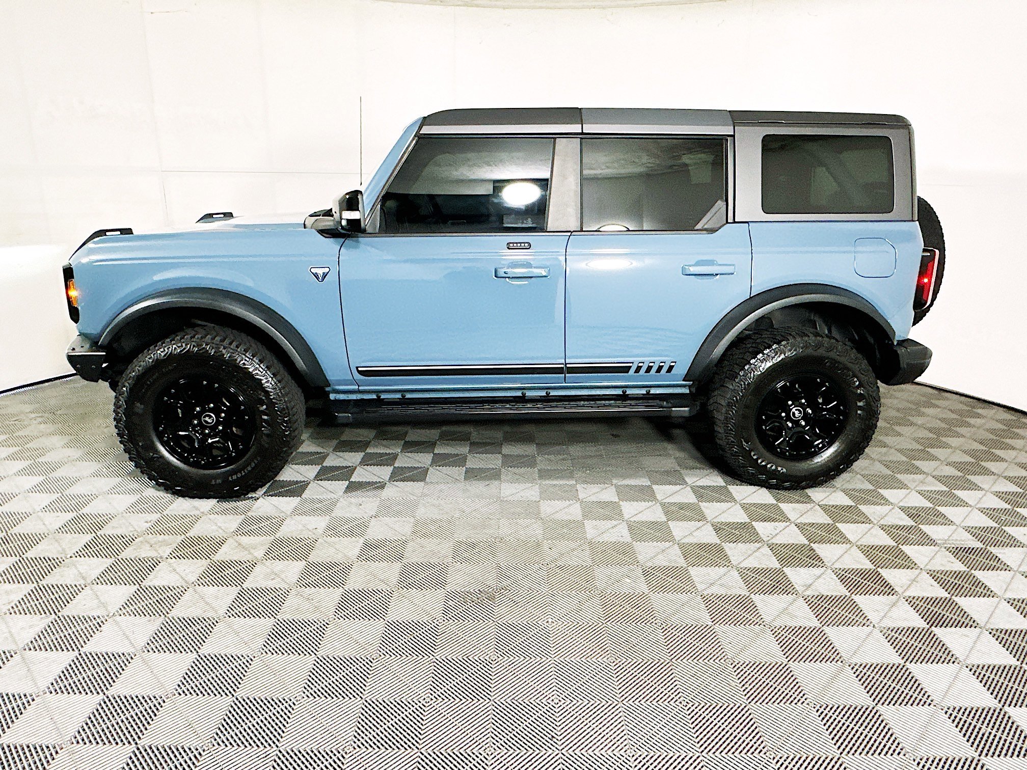 2021 Ford Bronco thumbnail 8