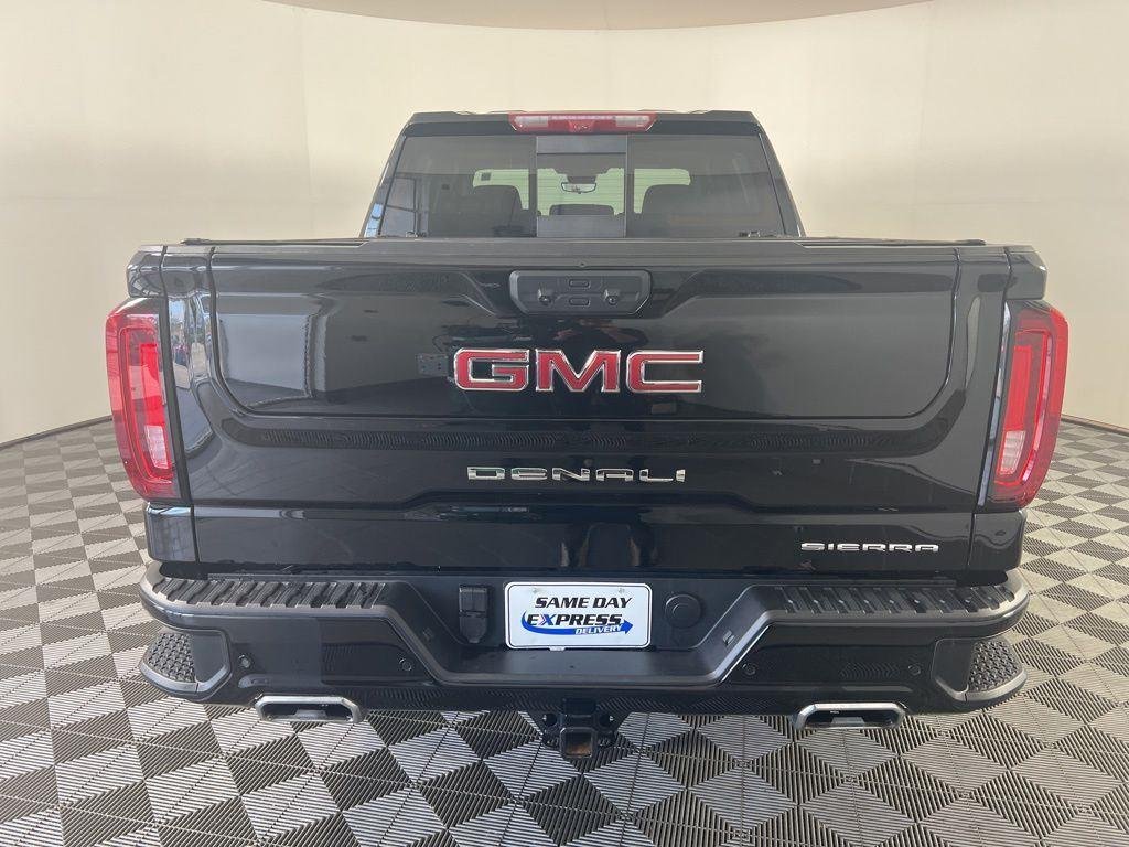 Used 2025 Onyx Black GMC Denali image 27