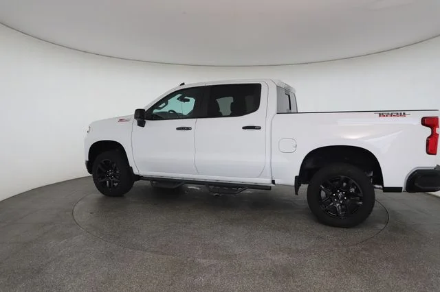 Used 2021 White Chevrolet LT Trail Boss image 13