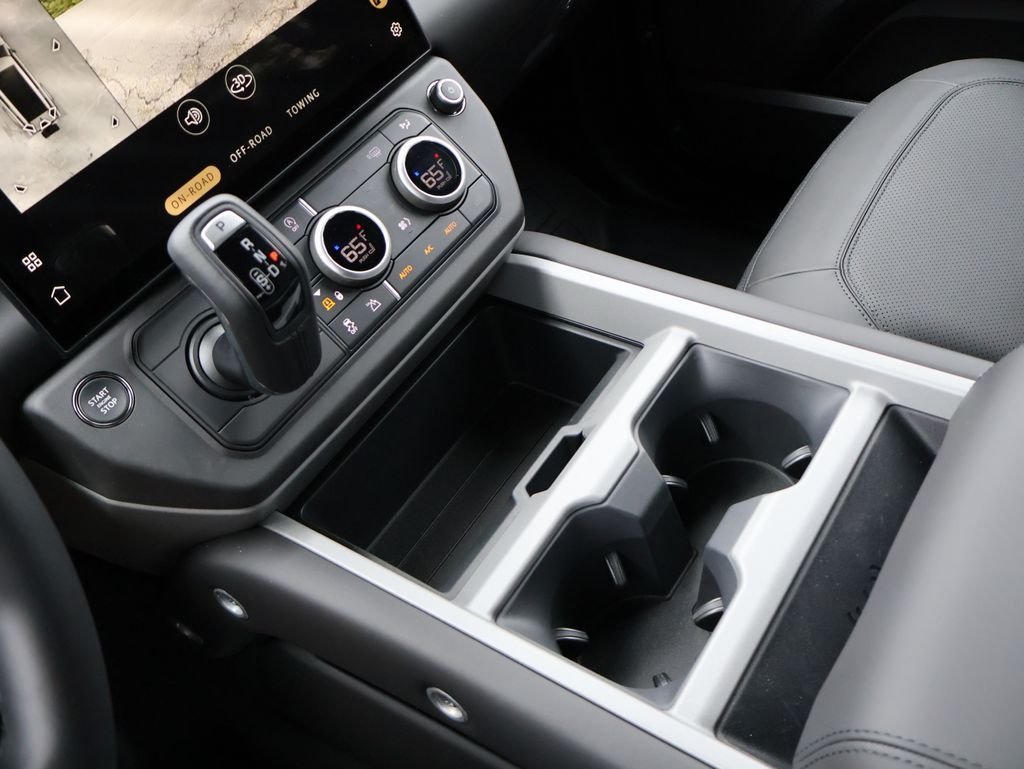 New 2026 Santorini Black Land Rover V8 image 24