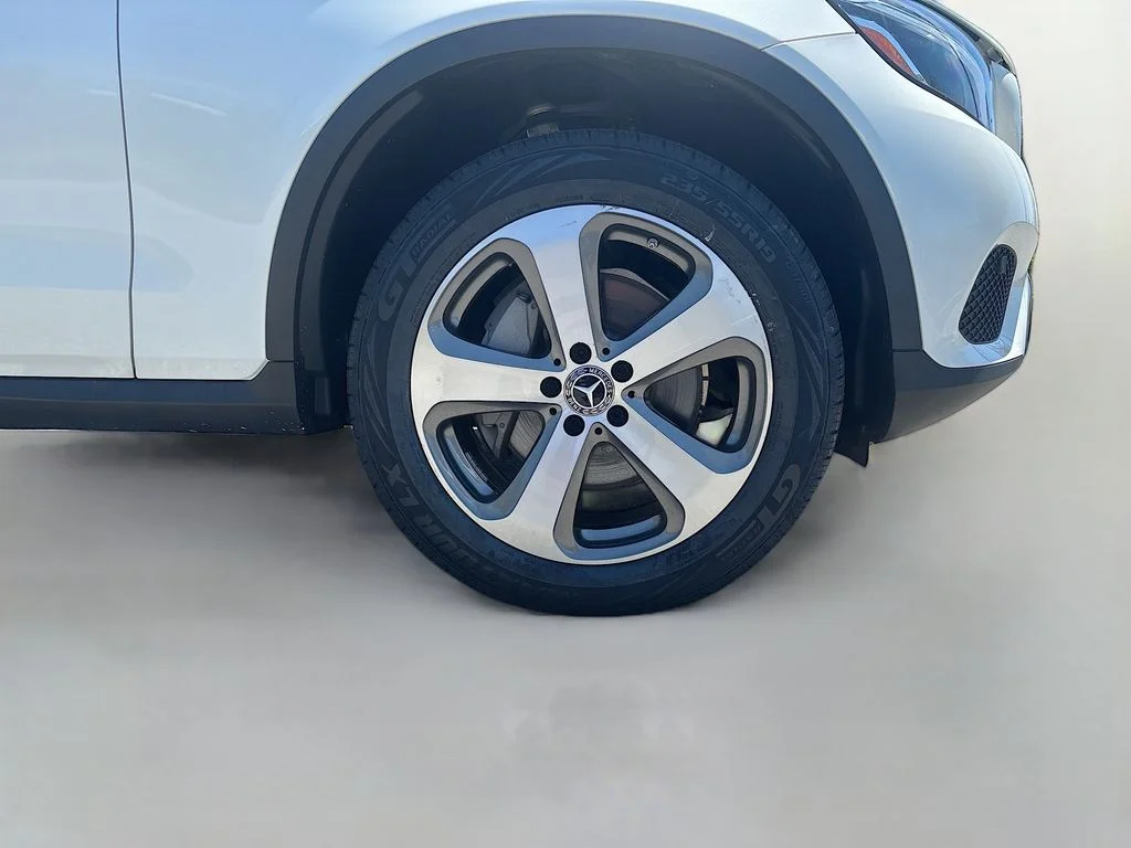 Used 2018 White Mercedes-Benz GLC 300 image 11