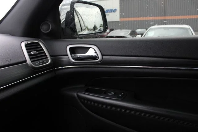 Used 2021 White Jeep Limited image 22