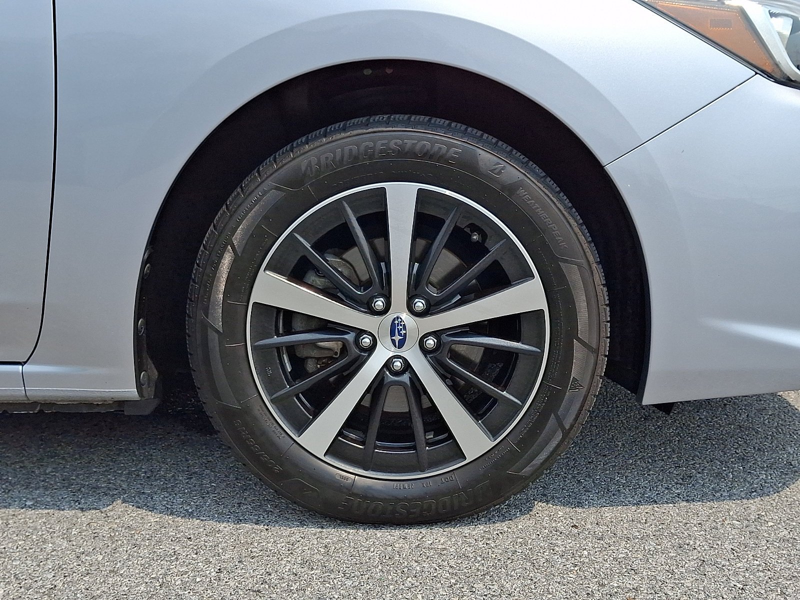 Used 2023 Ice Silver Metallic Subaru Premium image 9