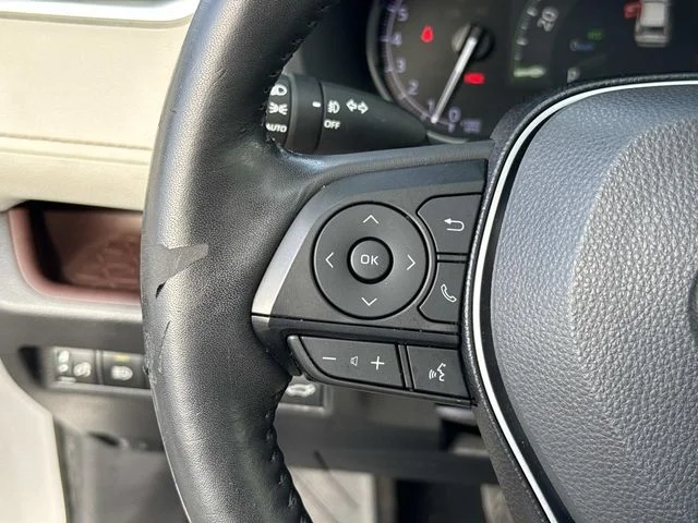 Used 2019  Toyota Limited image 42