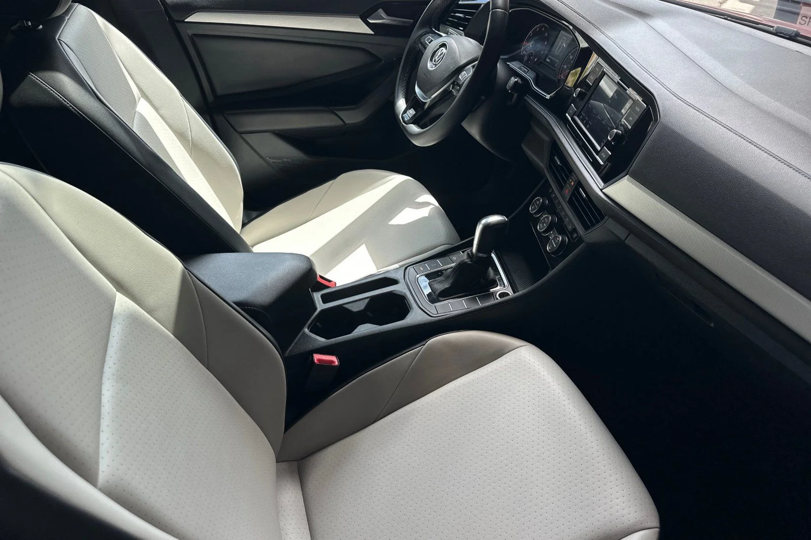Used 2019 Red Volkswagen R-Line image 15
