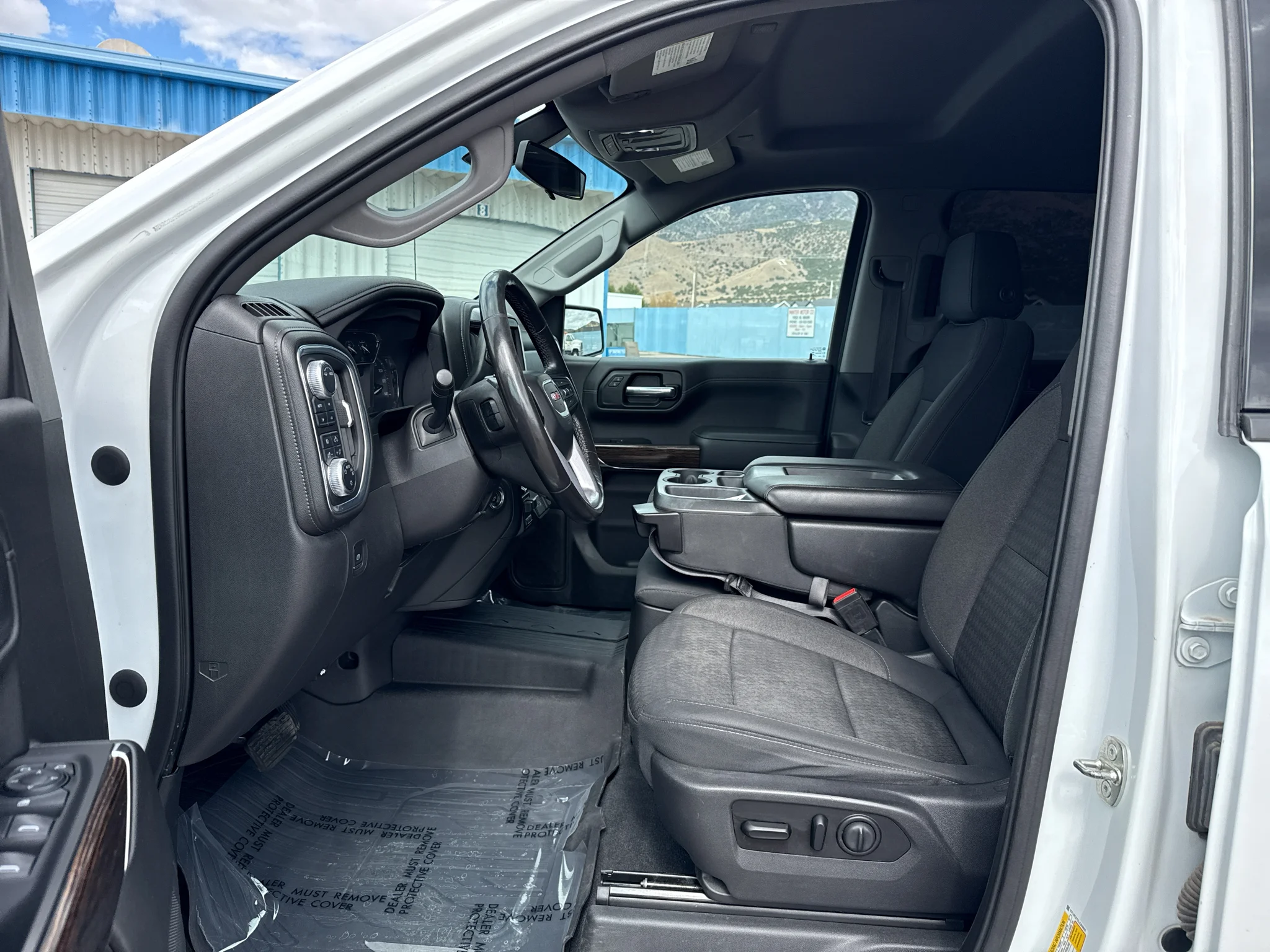 Used 2020 SUMMIT WHITE GMC Elevation image 11