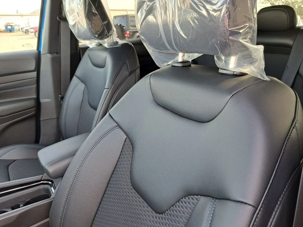 New 2026 Blue Jeep Latitude image 21