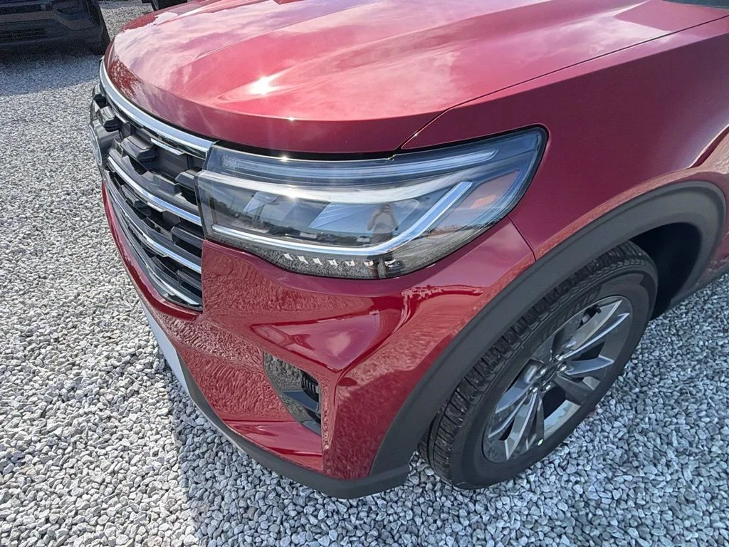 New 2027 Ruby Red Metallic Tinted Clearcoat Ford Active image 12