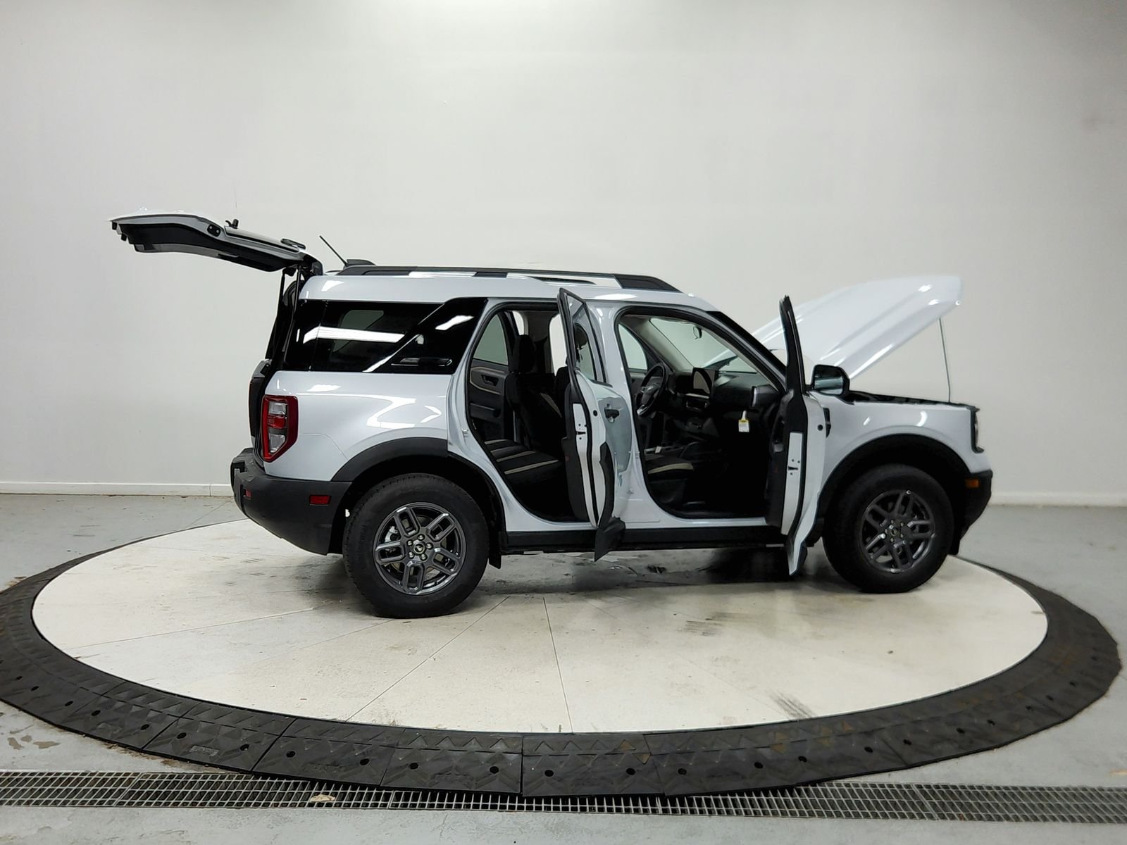 New 2026 Space White Metallic Ford Big Bend® image 17