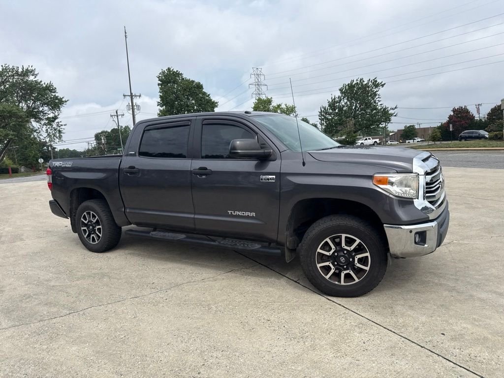 Used 2017 Gray Toyota SR5 image 7