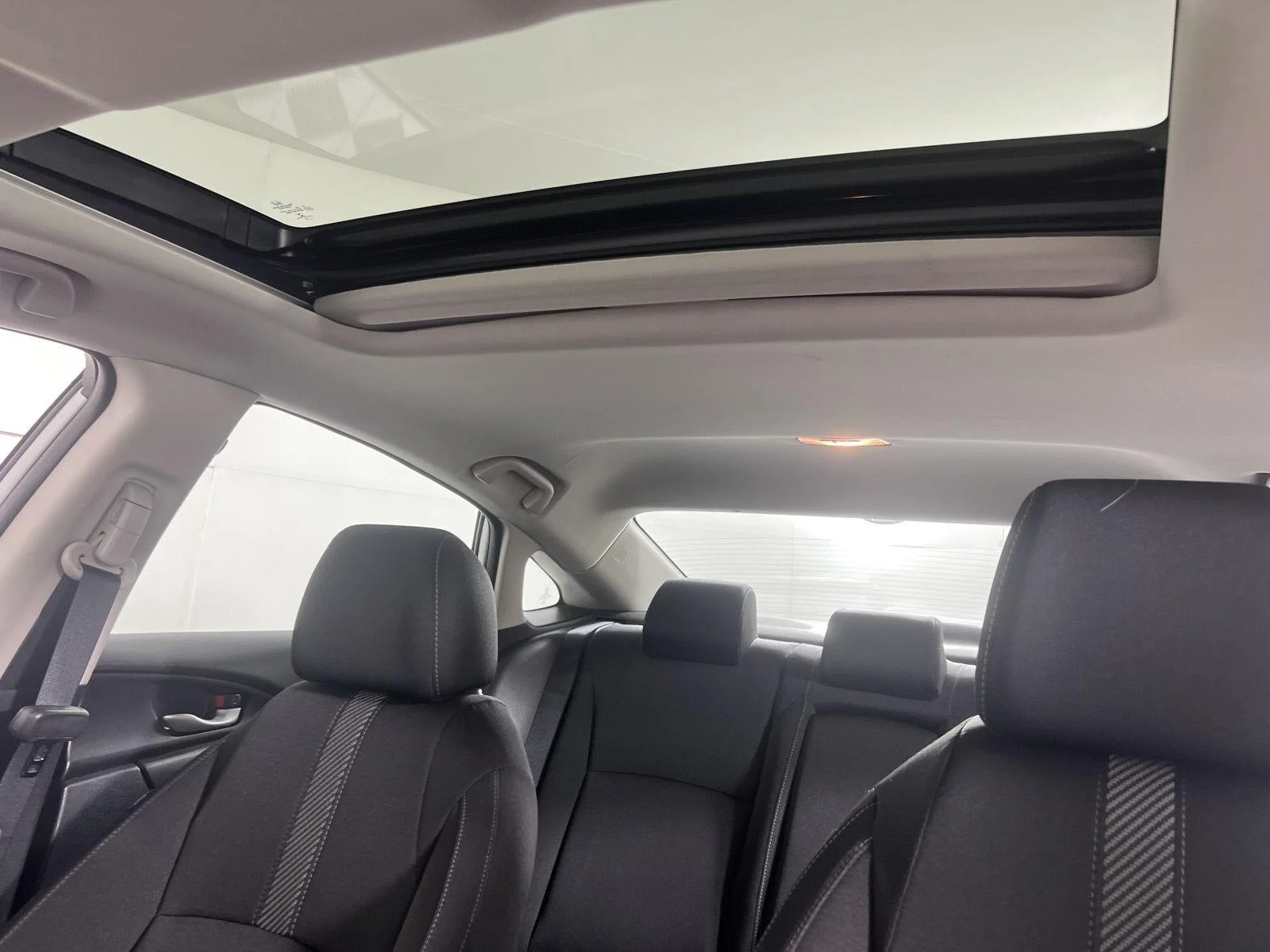 Used 2018  Honda EX image 5