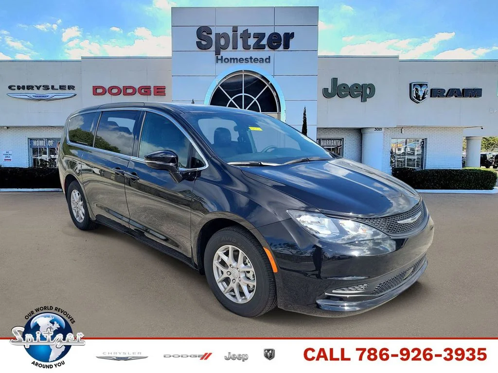2026 Chrysler Voyager LX's photo