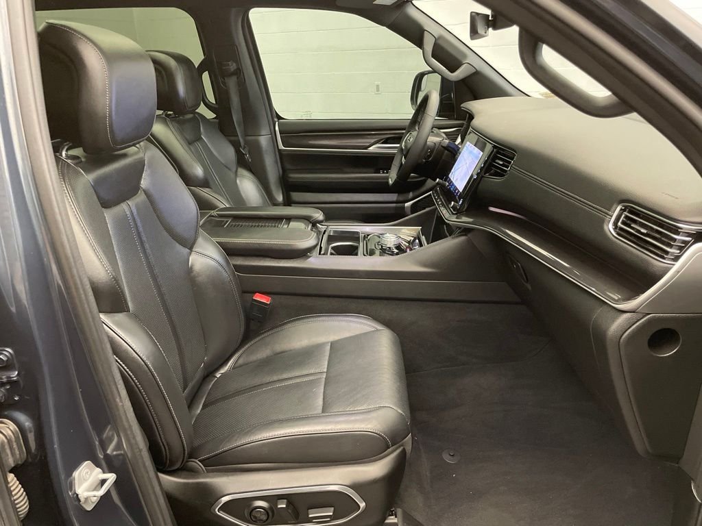 Certified Used 2022 River Rock Wagoneer Series I image 26