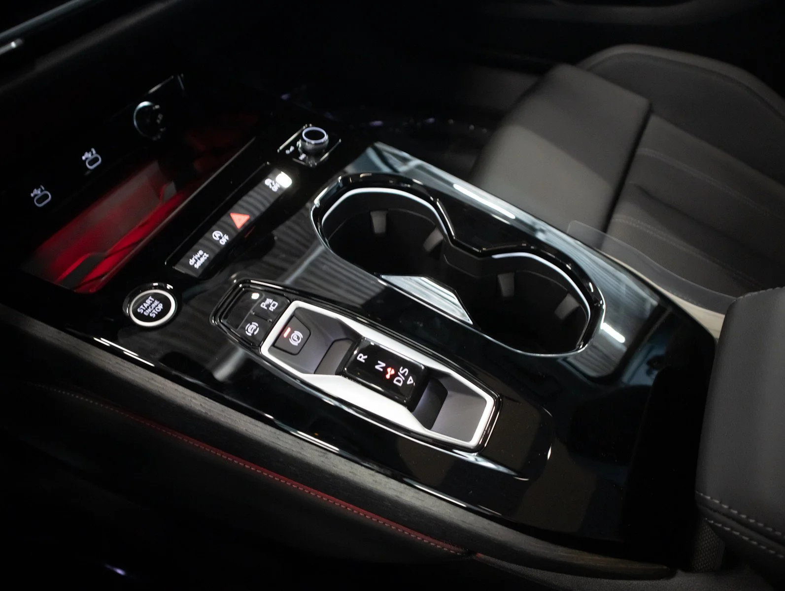 New 2026 Daytona Gray Pearl Effect Audi Premium Plus image 21
