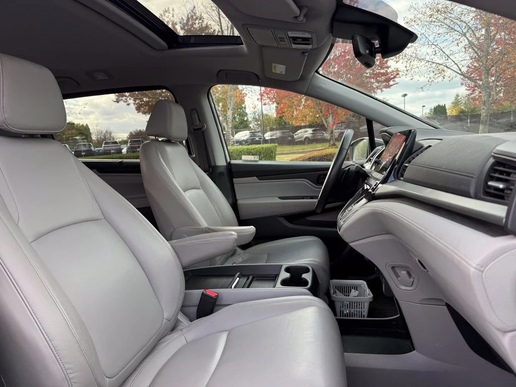 Used 2024 Lunar Silver Metallic Honda EX-L image 23