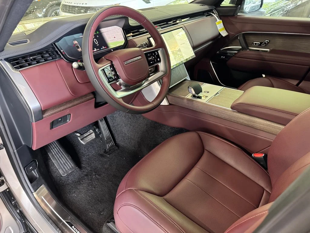 New 2026 Batumi Gold Premium Metallic Land Rover SE image 7