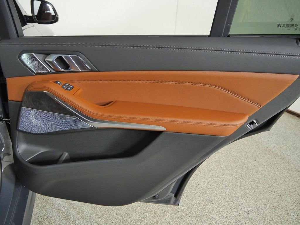 New 2027 Dravit Grey Metallic BMW xDrive40i image 25