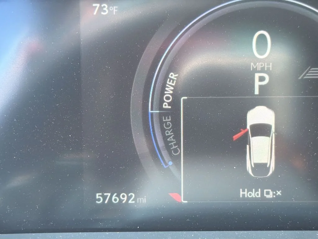 Used 2023  Lexus 450e Luxury image 10