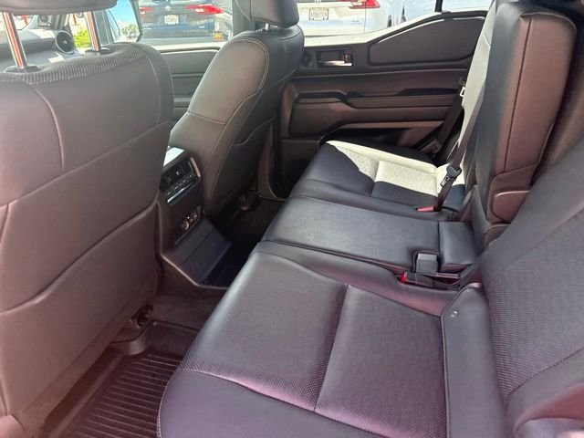 Used 2025 White Toyota Base image 17