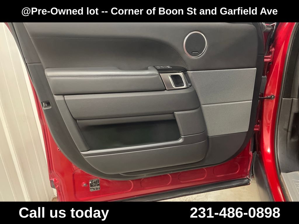 Used 2019  Land Rover HSE Dynamic image 14