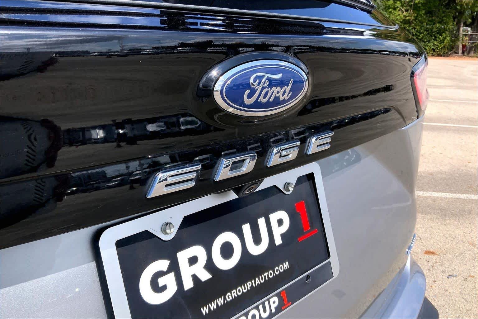 Used 2024 Iconic Silver Ford SEL image 31