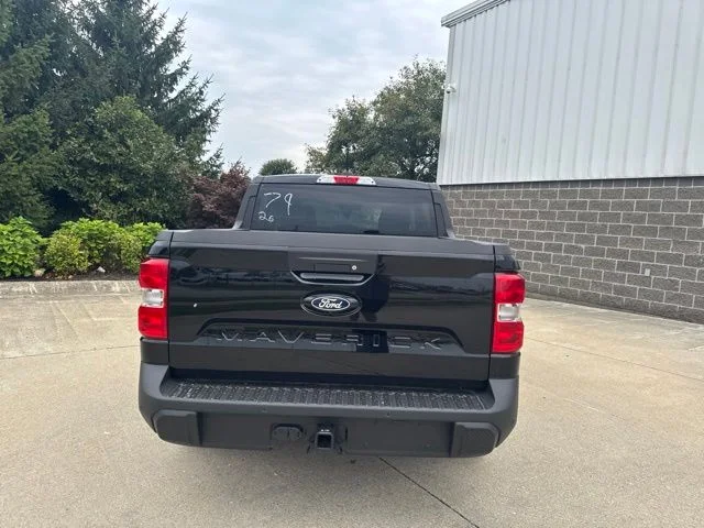 New 2026 Shadow Black Ford XLT image 6