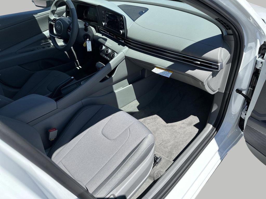 New 2026 Serenity White Hyundai SE image 23