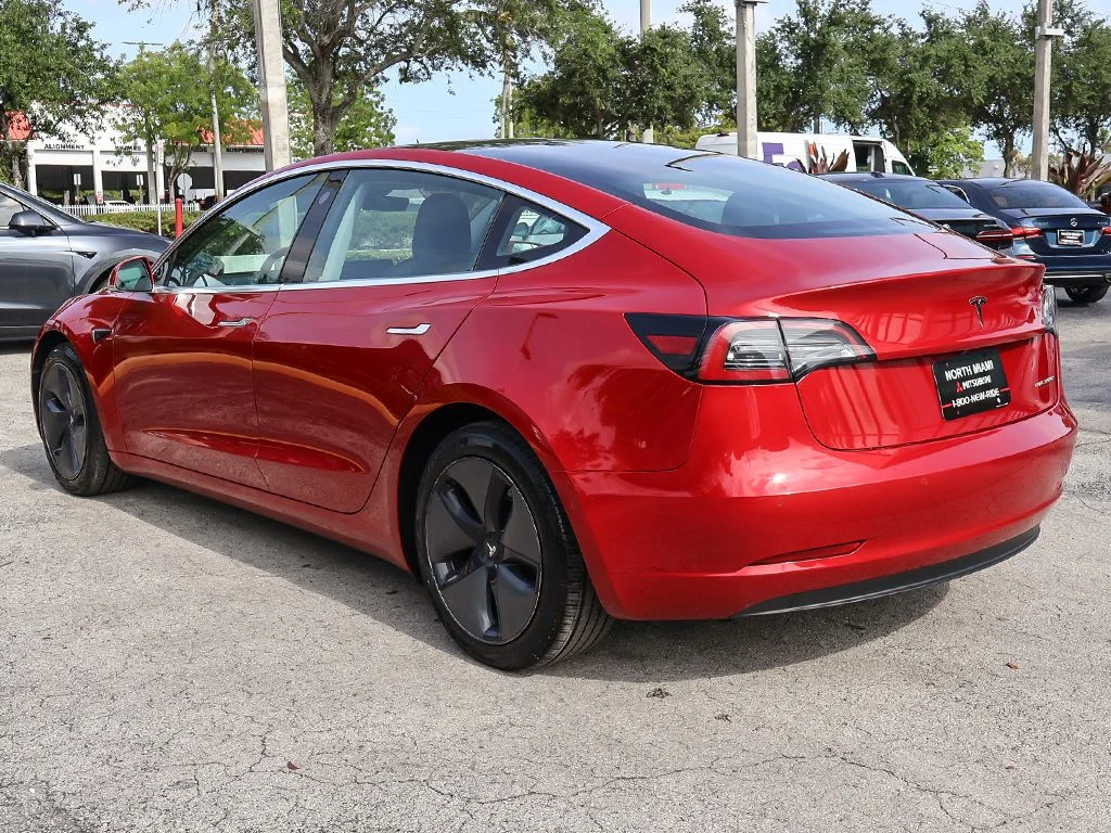Used 2018 Red Tesla Long Range image 10