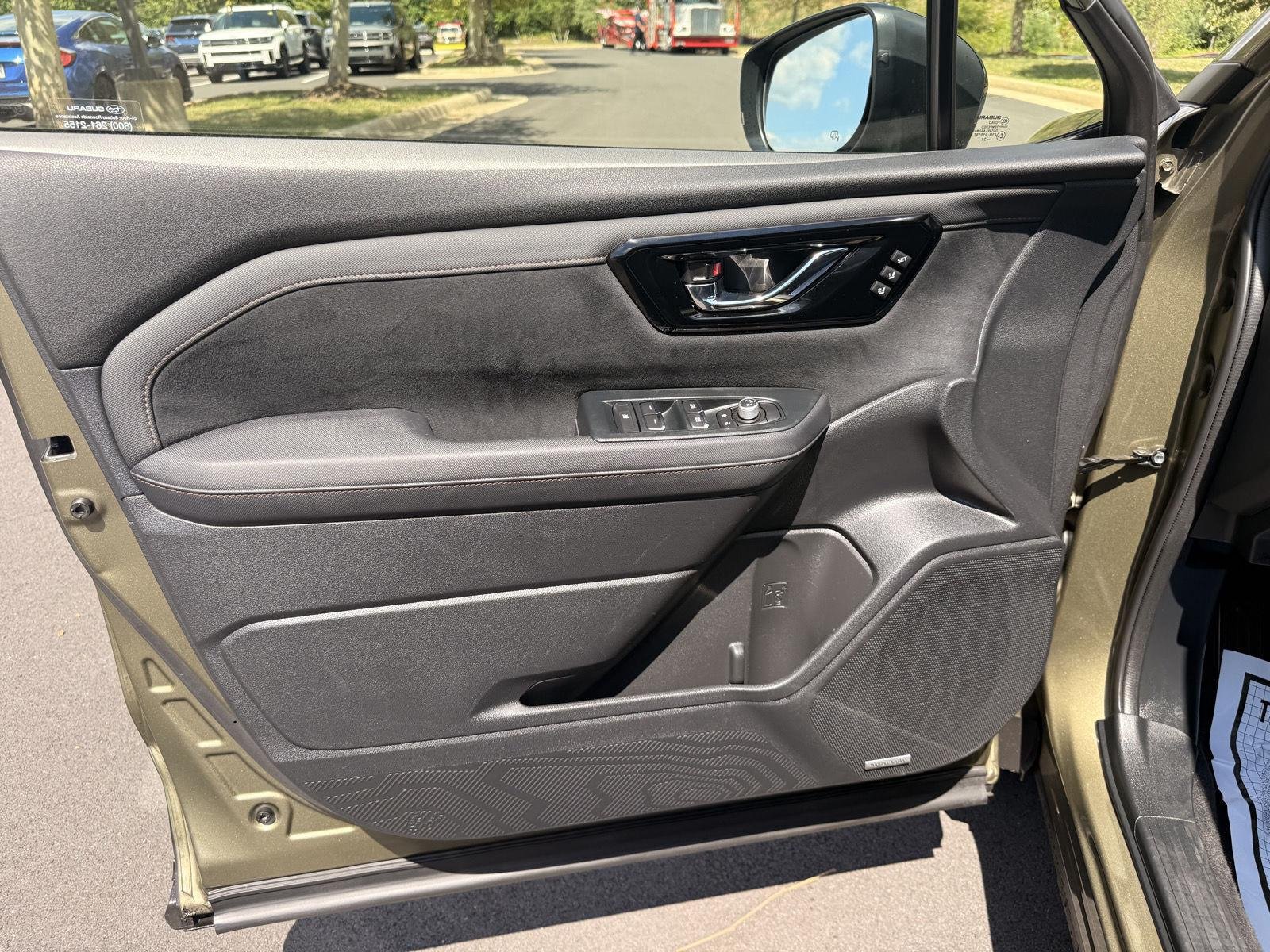 Used 2025 Autumn Green Metallic Subaru Touring image 12