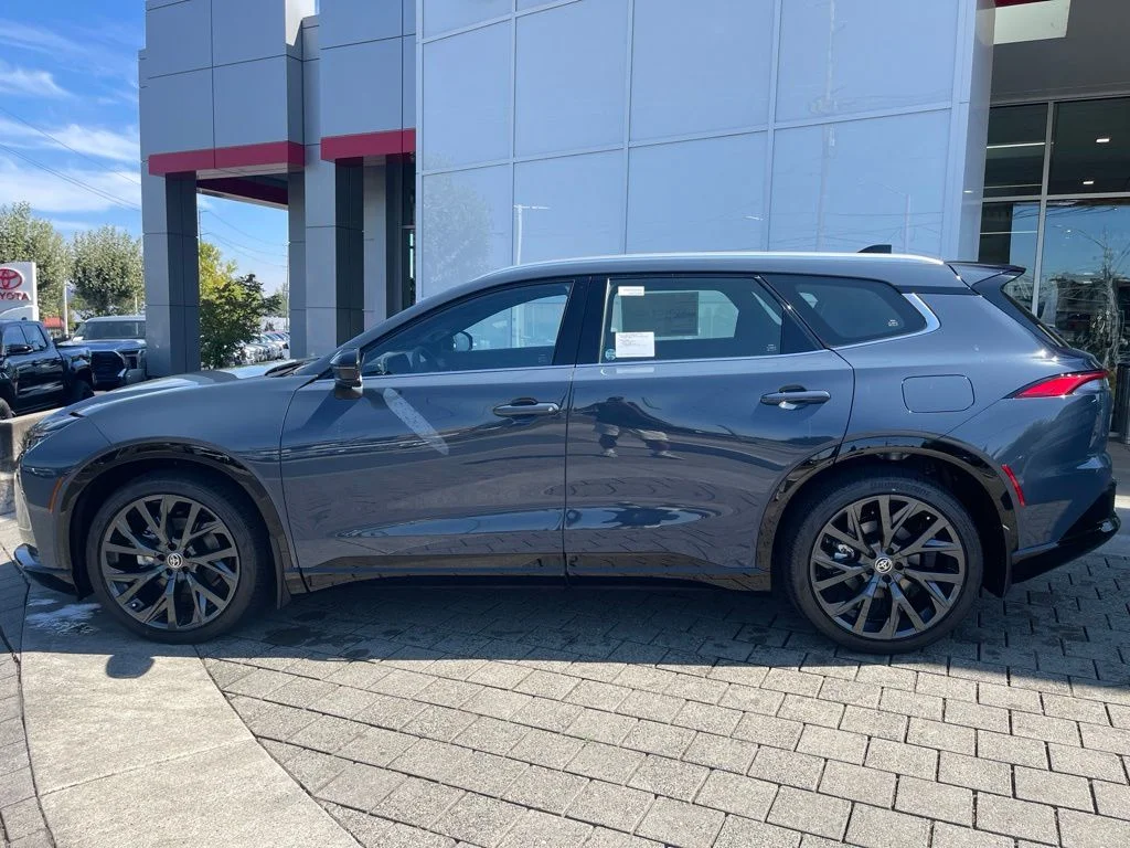 New 2026 Toyota Toyota Crown Signia Limited 4D Sport Utility in