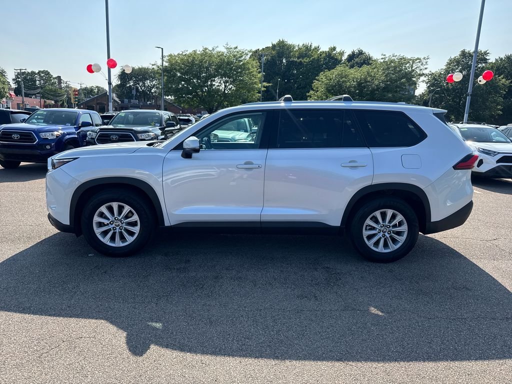 Used 2024 Beige Toyota XLE image 5