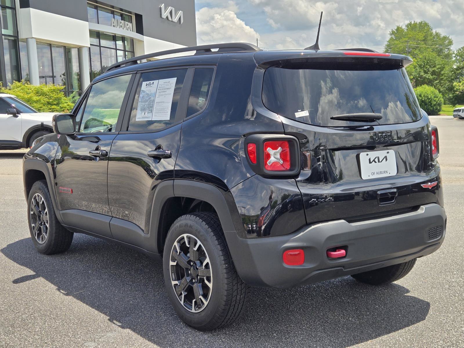 2023 Jeep Renegade Trailhawk - Photo 9