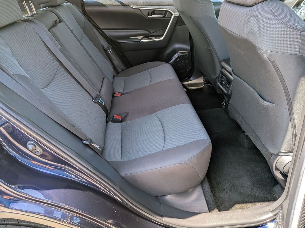 Used 2025  Toyota XLE image 17