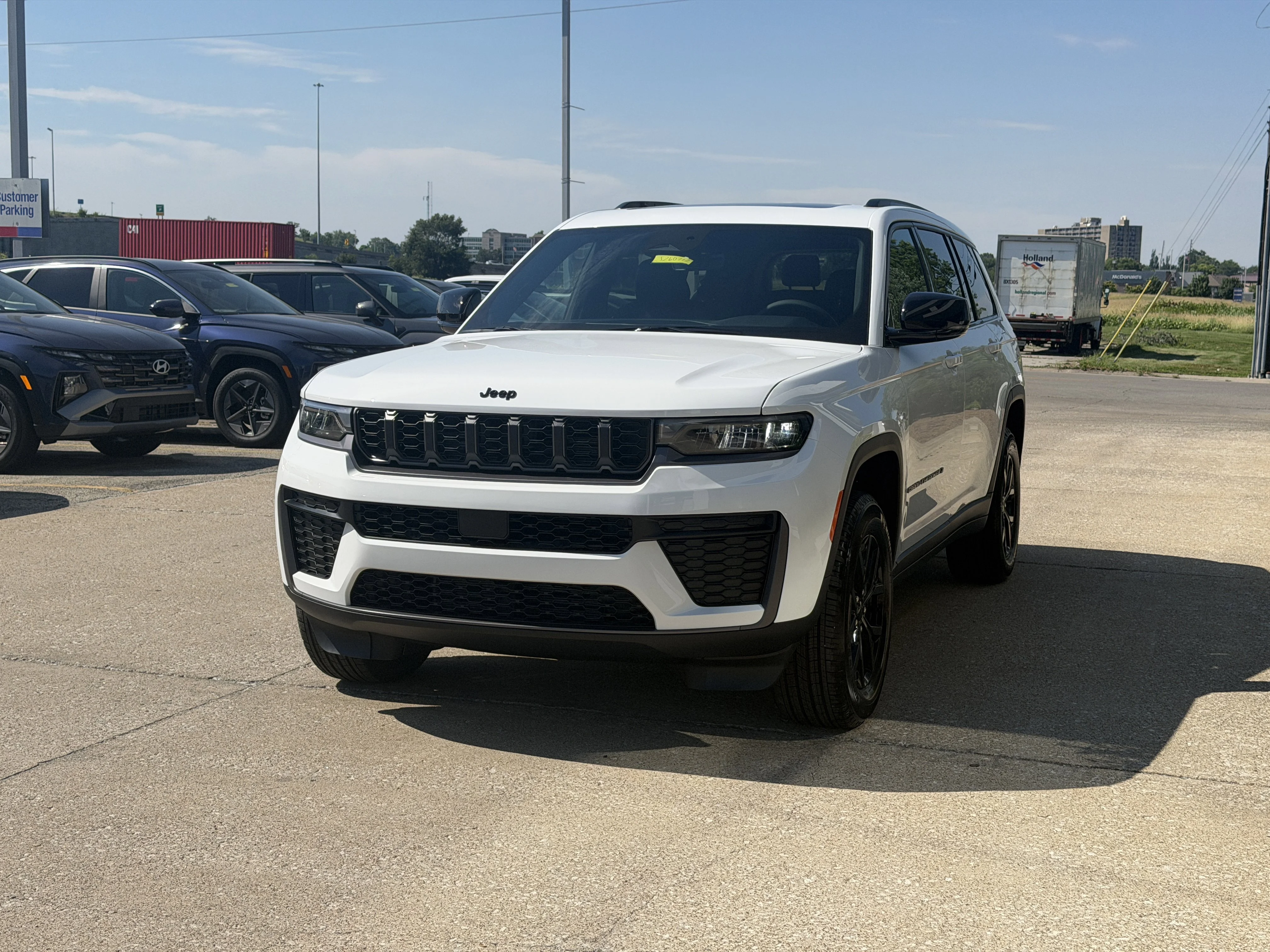 New 2026 Bright White Clear-Coat Exterior Paint Jeep Altitude image 17