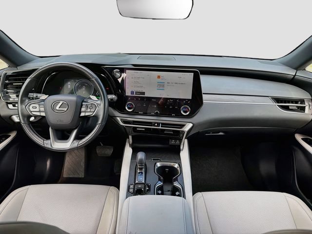 Used 2024 Mica Lexus RX 350h Premium image 17