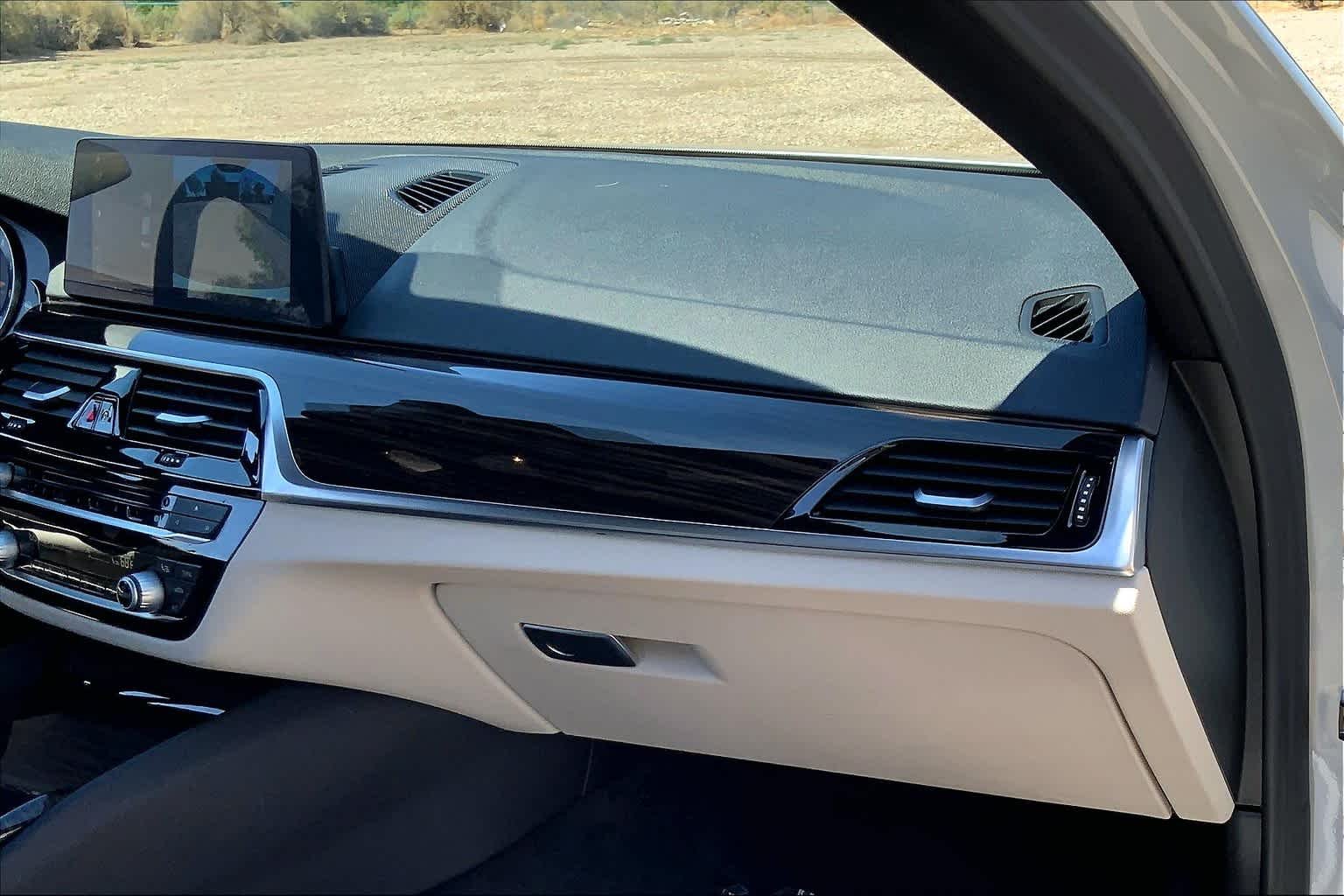 Used 2018 Glacier Silver Metallic BMW 530i image 18
