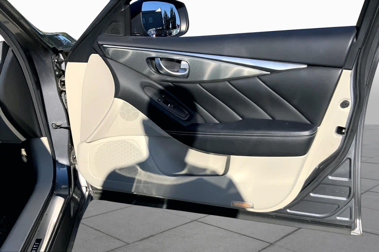 Used 2014 Graphite Shadow INFINITI Premium image 23