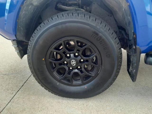Used 2019 Gray Toyota SR5 image 9