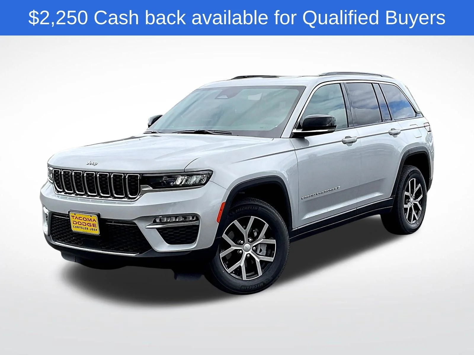 New 2025 Silver Jeep Limited image 2