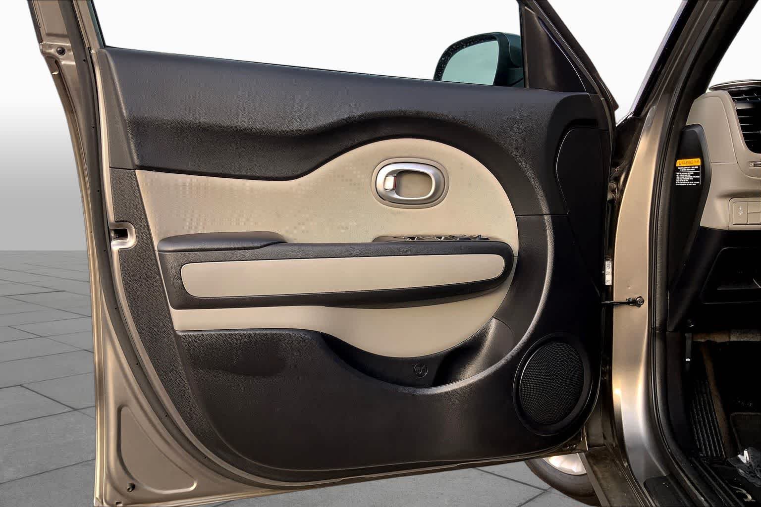 Used 2019 Titanium Gray Kia Base image 21