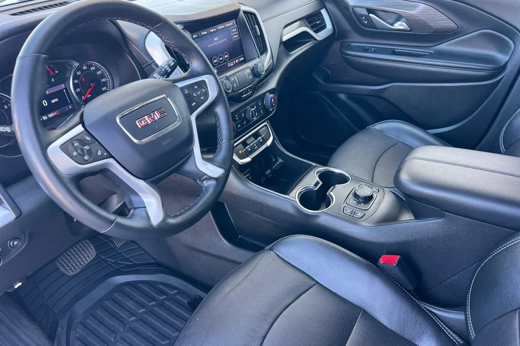 Used 2023 White GMC SLT image 12