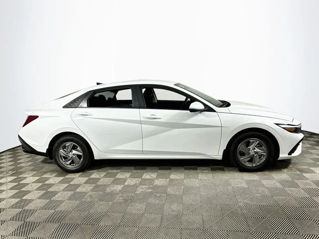 Certified Pre-Owned 2025 Hyundai Elantra SE