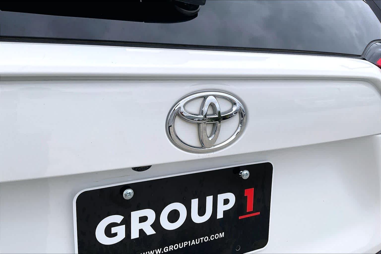 Used 2021 Super White Toyota XLE image 31