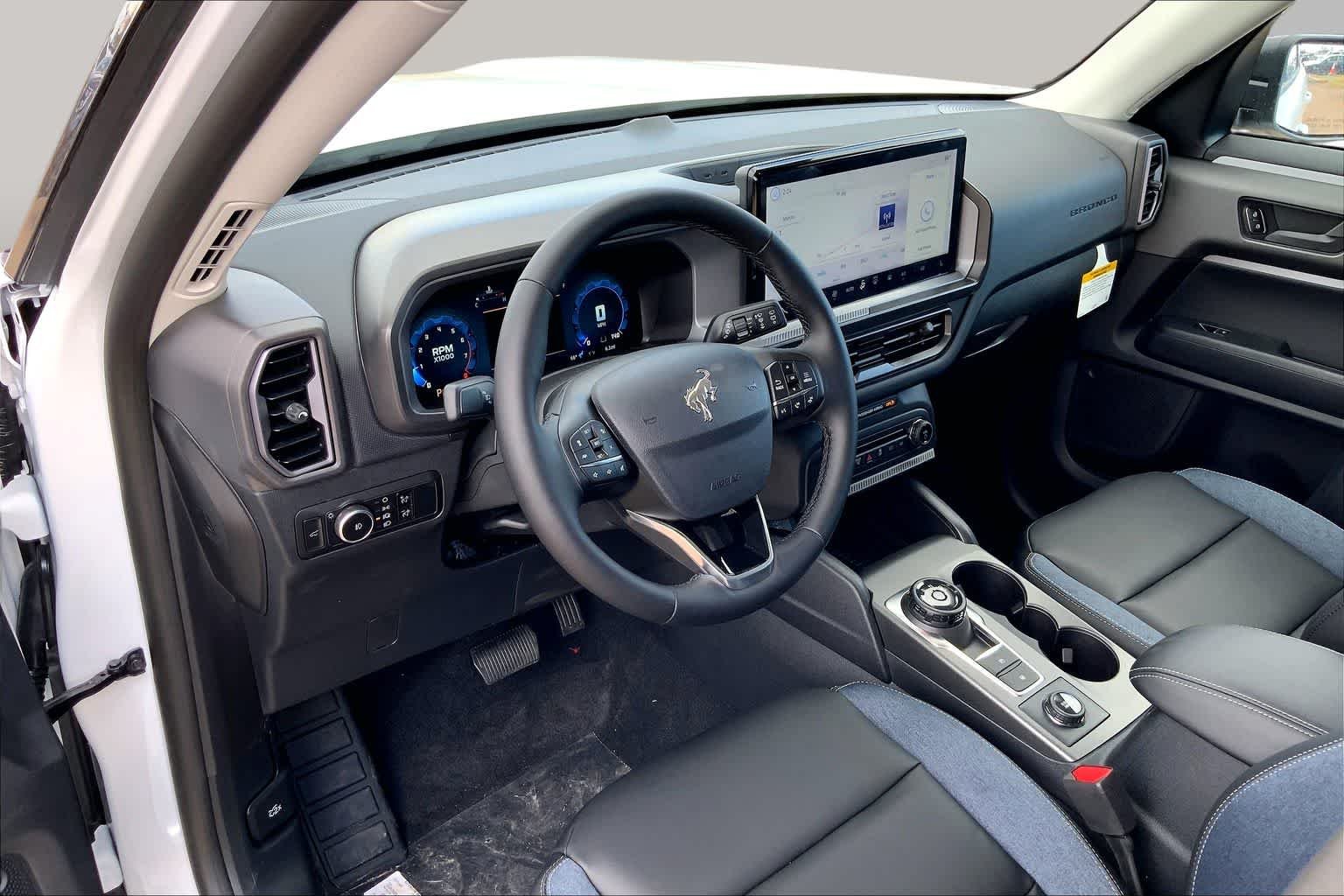 New 2025 Oxford White Ford Outer Banks® image 8