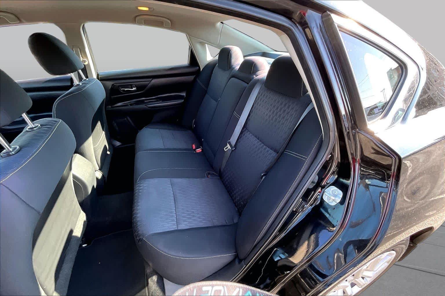 Used 2018 Super Black Nissan 2.5 S image 19