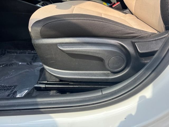 2022 Hyundai Accent SE - Photo 13