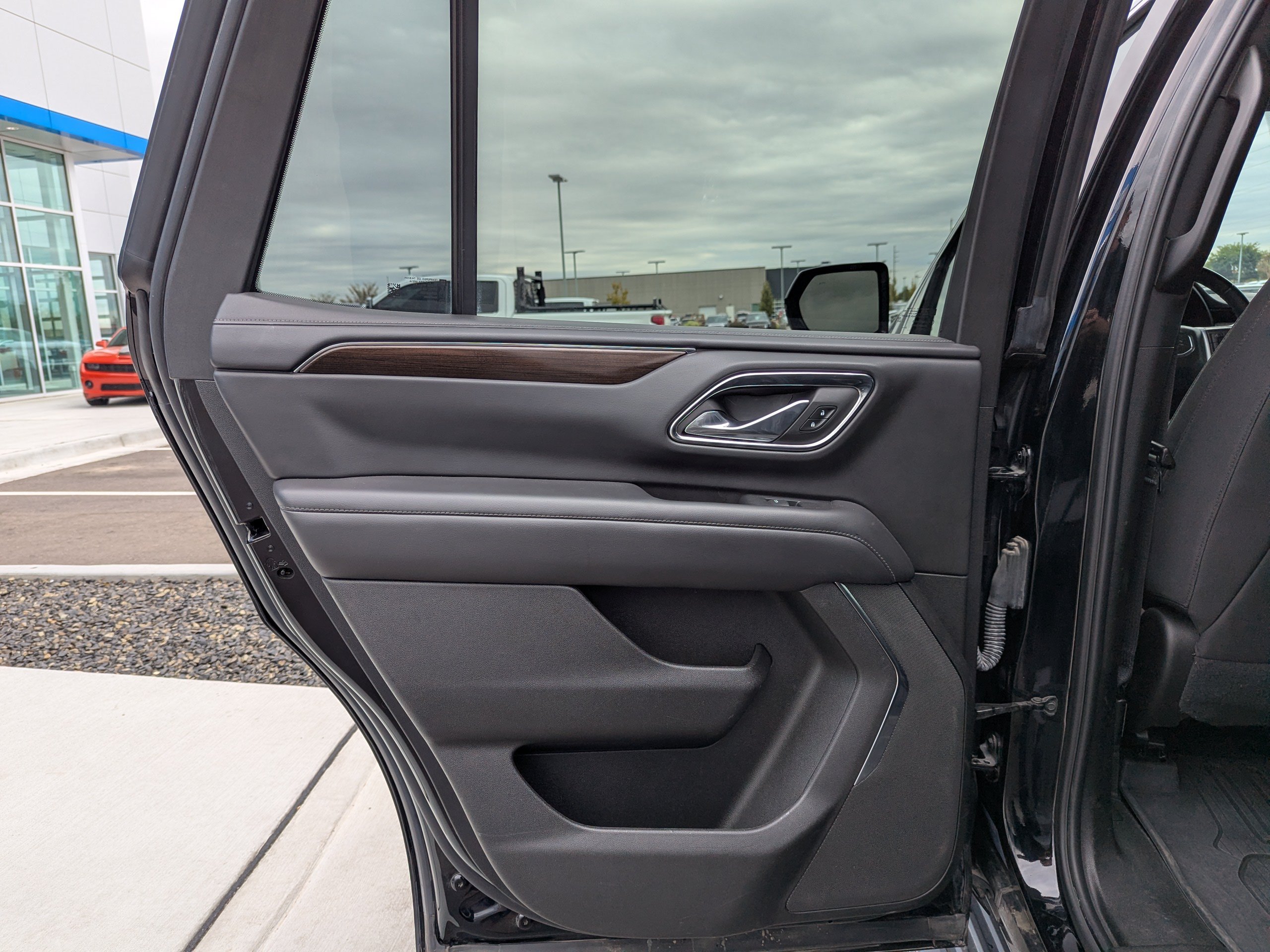 2023 GMC Yukon SLE - Photo 30